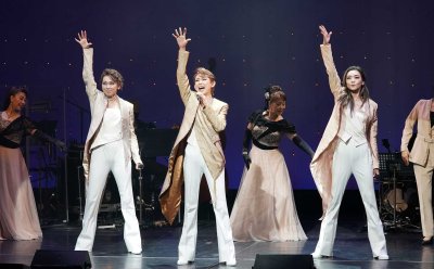 開幕！宝塚歌劇宙組25周年コンサート 『明日へのエナジー』