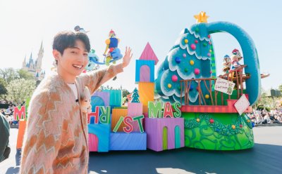 有澤樟太郎さん「ミュージカルに通じる華やかさ」▷東京ディズニーランド®でクリスマスパレードを初体験